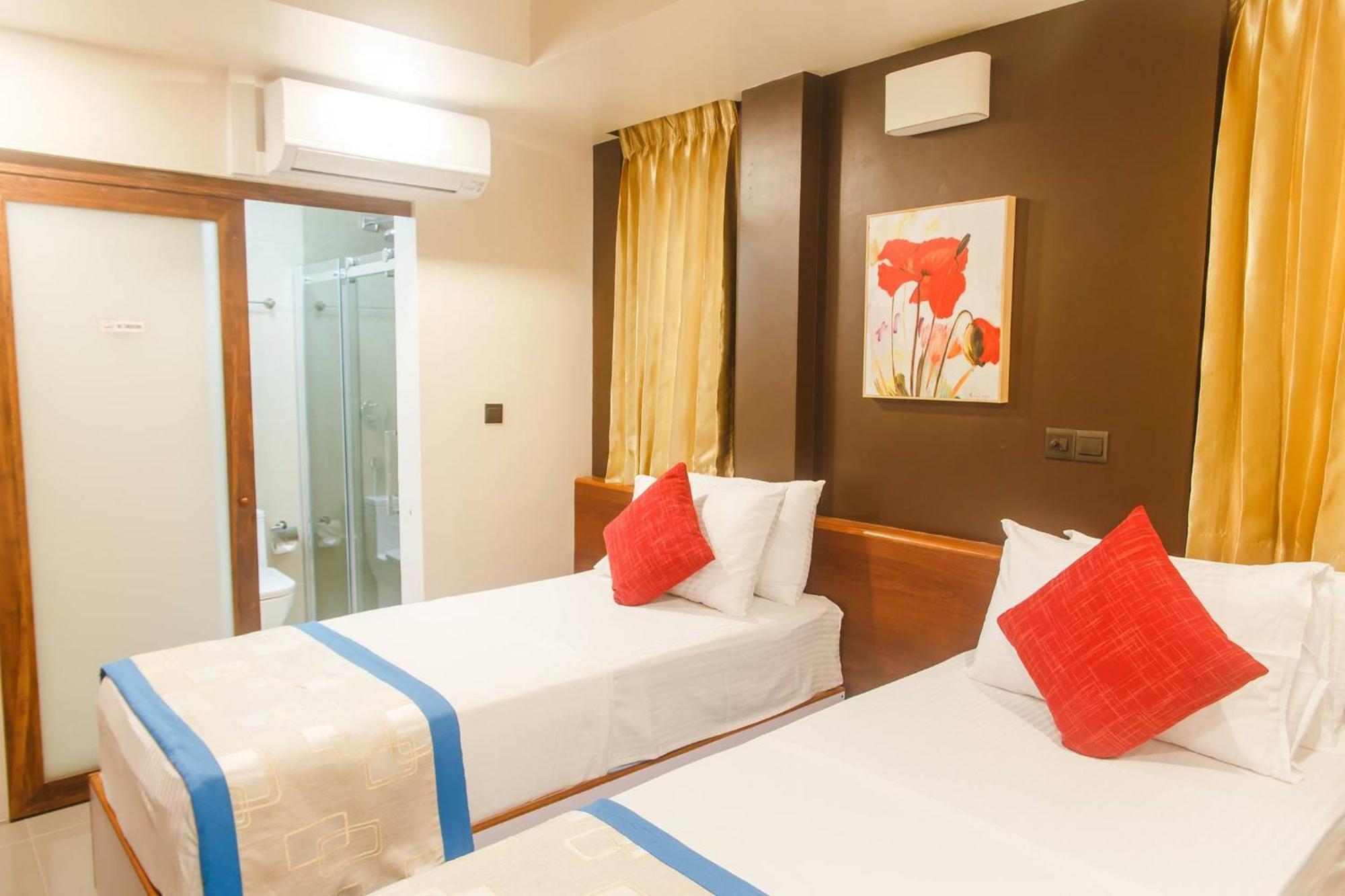 Club Blu Hotel Malé Buitenkant foto